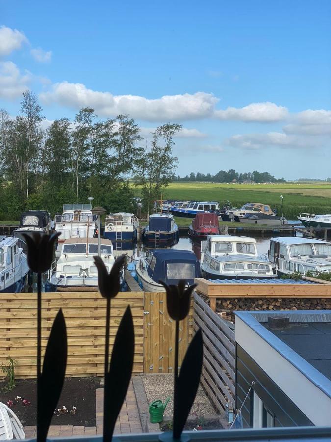 Huis Bij Het Water Met Sloepje Jutrijp المظهر الخارجي الصورة