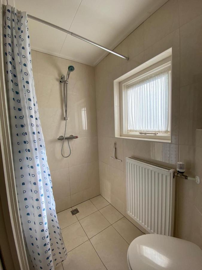 Huis Bij Het Water Met Sloepje Jutrijp المظهر الخارجي الصورة