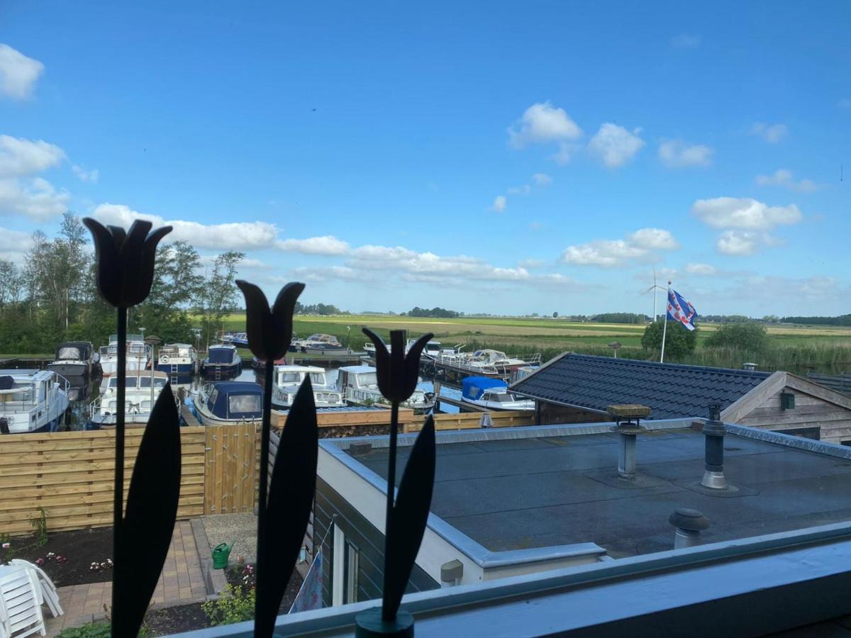 Huis Bij Het Water Met Sloepje Jutrijp المظهر الخارجي الصورة