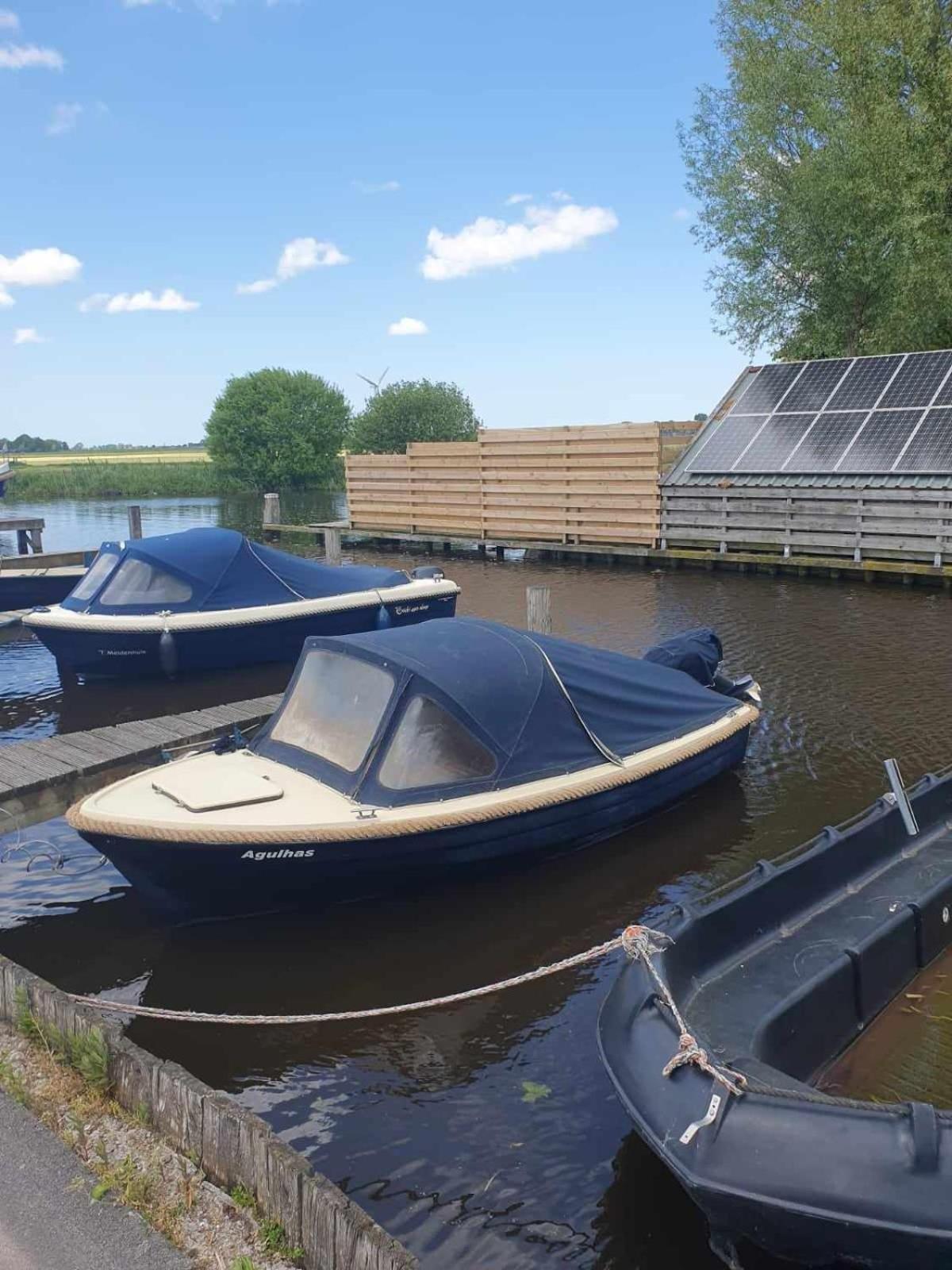Huis Bij Het Water Met Sloepje Jutrijp المظهر الخارجي الصورة